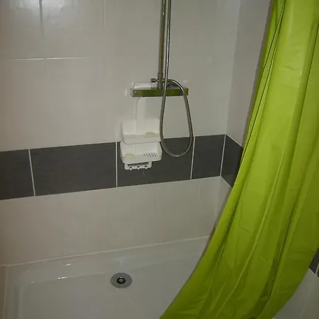 Отель Des Touristes Vollore-Montagne